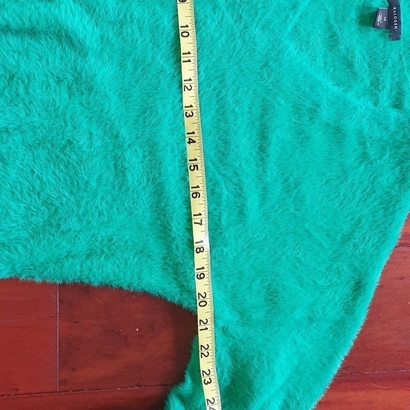 Halogen Womens Size XS Fuzzy V-Neck Pullover Sweater V-Neck Long Sleeve Green - Picture 7 of 9